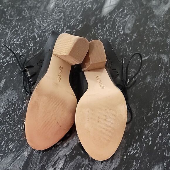 RESTRICTED OPEN-TOE LACE UP BLOCK HEEL ANKLE BOOTIES - Picture 8 of 13